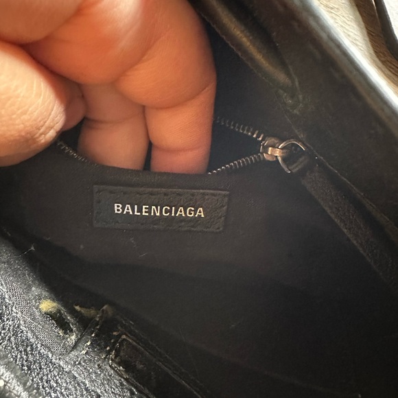 BALENCIAGA SMALL LEATHER PURSE - Picture 8 of 10